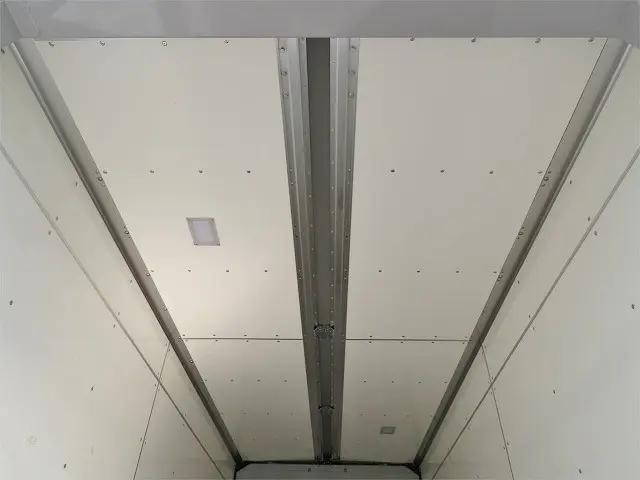 いすゞエルフアルミウイング小型（2t・3t）[写真22]