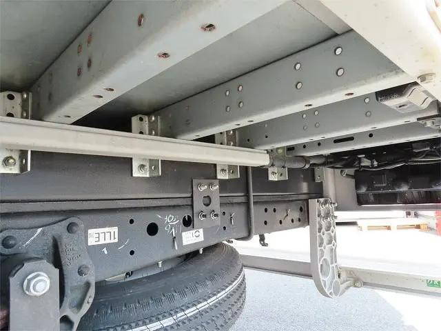 いすゞエルフアルミウイング小型（2t・3t）[写真38]