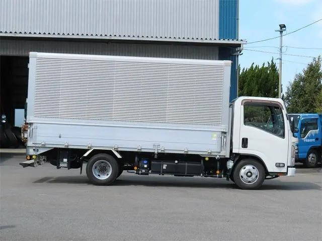 いすゞエルフアルミウイング小型（2t・3t）[写真04]