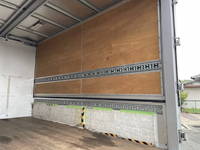 三菱ふそうキャンターアルミウイング小型（2t・3t）[写真11]