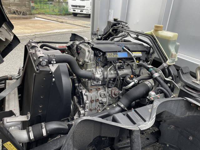 三菱ふそうキャンターアルミウイング小型（2t・3t）[写真25]