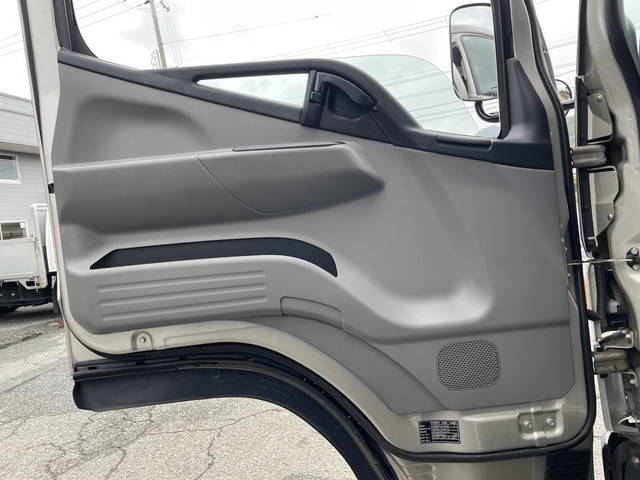 三菱ふそうキャンターアルミウイング小型（2t・3t）[写真28]