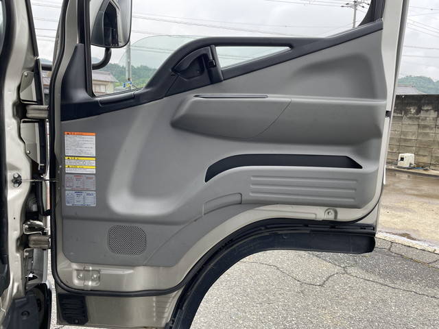 三菱ふそうキャンターアルミウイング小型（2t・3t）[写真29]