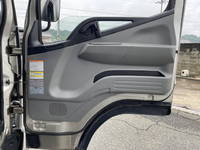 三菱ふそうキャンターアルミウイング小型（2t・3t）[写真29]