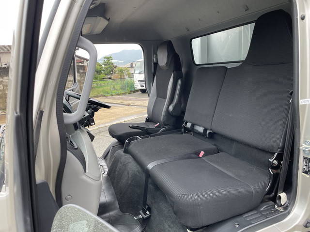 三菱ふそうキャンターアルミウイング小型（2t・3t）[写真31]