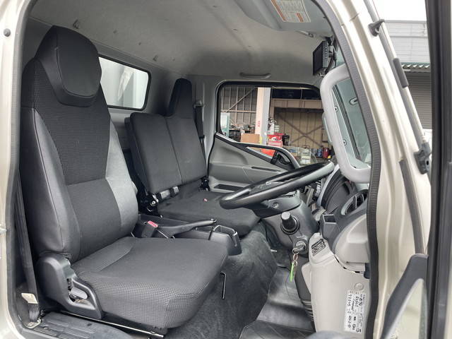 三菱ふそうキャンターアルミウイング小型（2t・3t）[写真33]