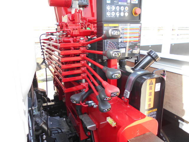 三菱ふそうキャンタークレーン5段小型（2t・3t）[写真08]