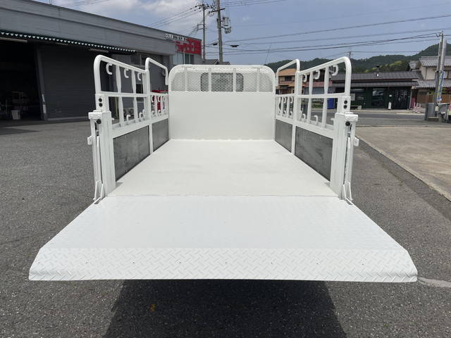 日野デュトロ平ボディ小型（2t・3t）[写真10]