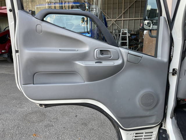 日野デュトロ平ボディ小型（2t・3t）[写真29]