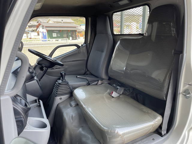 日野デュトロ平ボディ小型（2t・3t）[写真31]