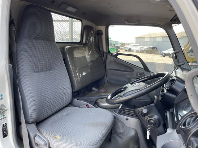 日野デュトロ平ボディ小型（2t・3t）[写真32]