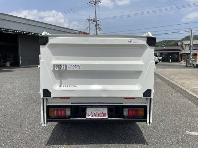 日野デュトロ平ボディ小型（2t・3t）[写真09]