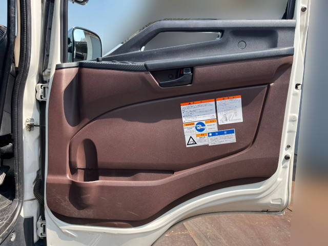 日野レンジャークレーン4段増トン（6t・8t）[写真30]