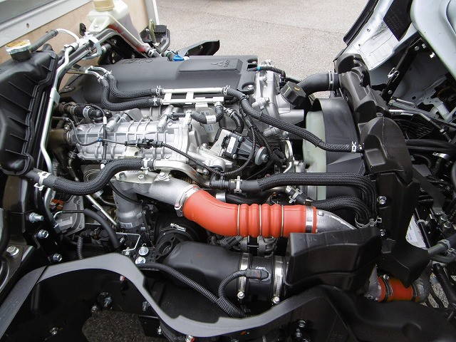 三菱ふそうキャンター平ボディ小型（2t・3t）[写真15]