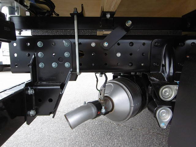 三菱ふそうキャンター平ボディ小型（2t・3t）[写真16]