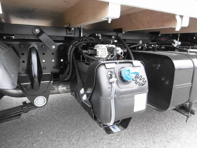 三菱ふそうキャンター平ボディ小型（2t・3t）[写真18]