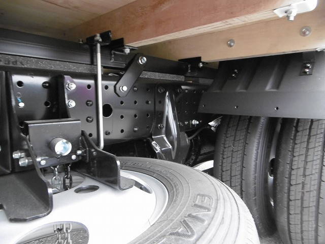 三菱ふそうキャンター平ボディ小型（2t・3t）[写真20]