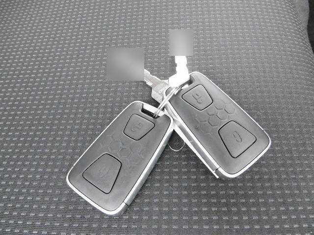 三菱ふそうキャンター平ボディ小型（2t・3t）[写真25]