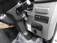 三菱ふそうキャンター平ボディ小型（2t・3t）[写真06]