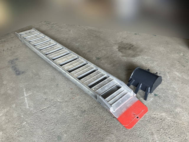 ヤンマーミニユンボ（ミニバックホー）[写真04]