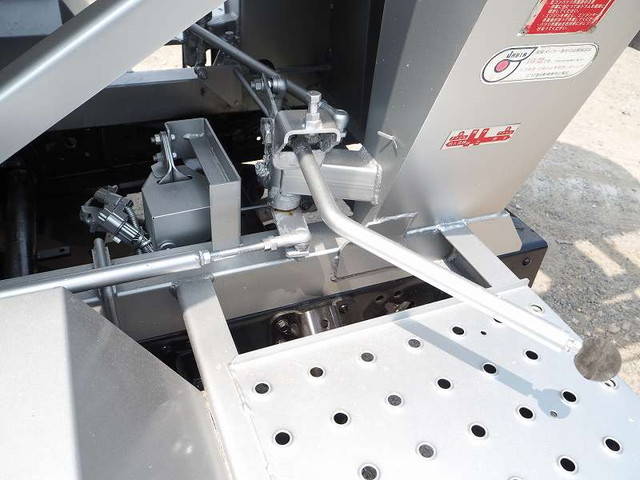 三菱ふそうキャンターミキサー車（コンクリートミキサー）小型（2t・3t）[写真20]