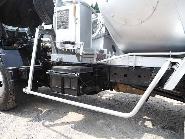 三菱ふそうキャンターミキサー車（コンクリートミキサー）小型（2t・3t）[写真24]