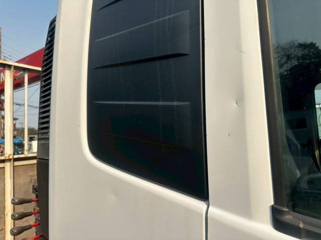 UDトラックスコンドルクレーン4段中型（4t）[写真22]