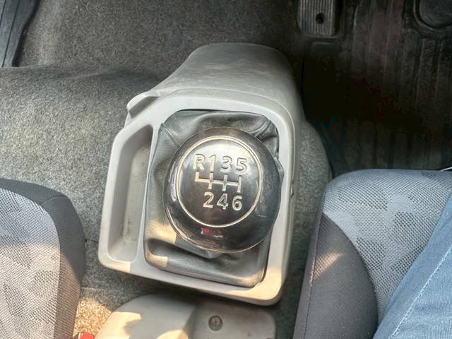 UDトラックスコンドルクレーン4段中型（4t）[写真35]