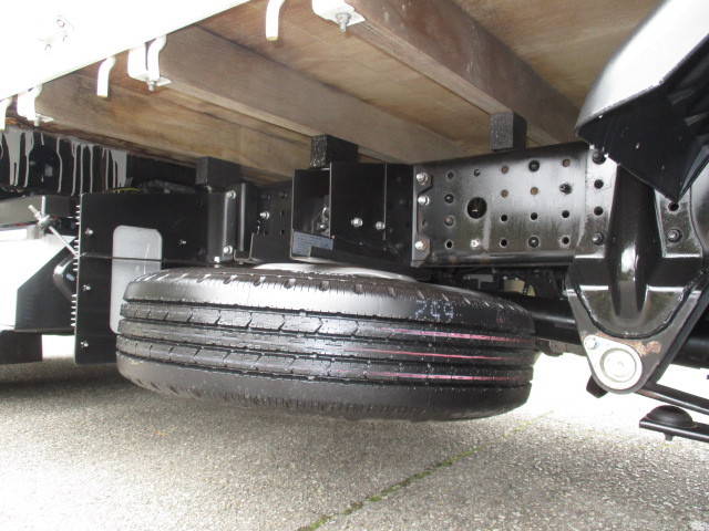 三菱ふそうキャンター平ボディ小型（2t・3t）[写真15]