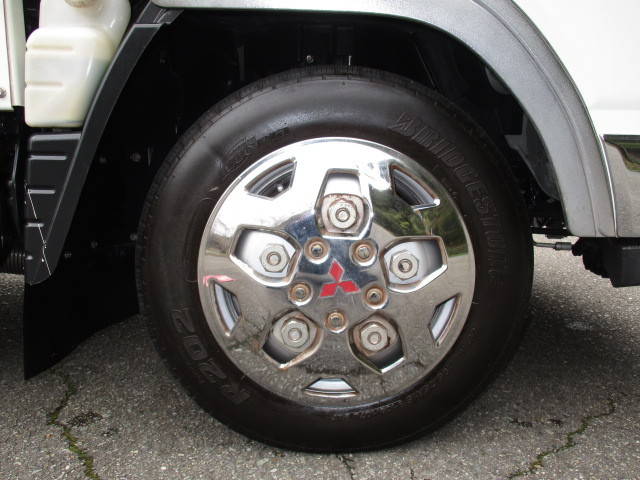 三菱ふそうキャンター平ボディ小型（2t・3t）[写真17]