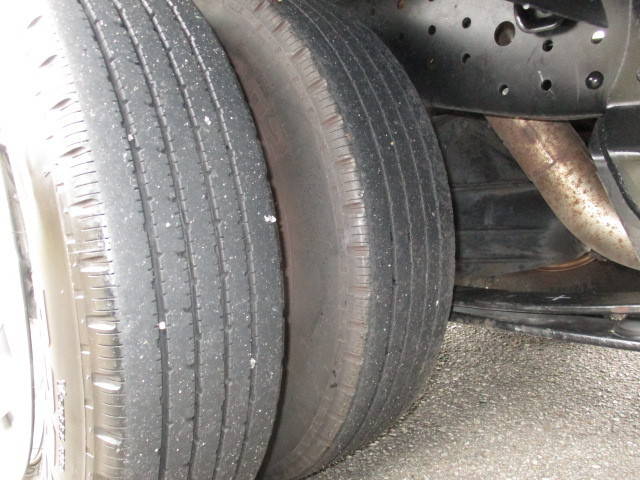 三菱ふそうキャンター平ボディ小型（2t・3t）[写真19]