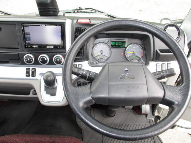 三菱ふそうキャンター平ボディ小型（2t・3t）[写真25]