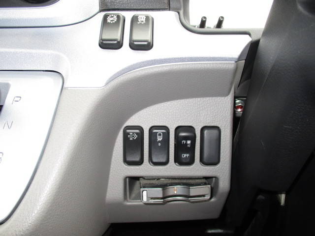 三菱ふそうキャンター平ボディ小型（2t・3t）[写真26]