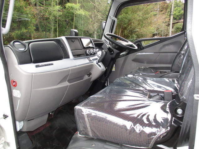 三菱ふそうキャンター平ボディ小型（2t・3t）[写真30]