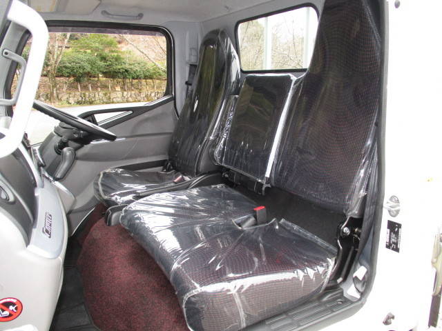 三菱ふそうキャンター平ボディ小型（2t・3t）[写真31]