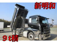 UDトラックスクオンダンプ大型（10t）[写真01]