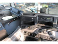 UDトラックスクオンダンプ大型（10t）[写真34]