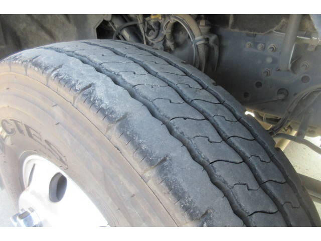 UDトラックスクオンダンプ大型（10t）[写真37]