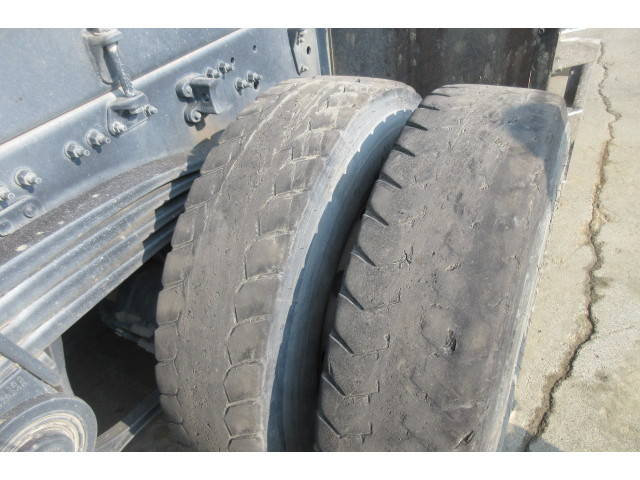 UDトラックスクオンダンプ大型（10t）[写真38]