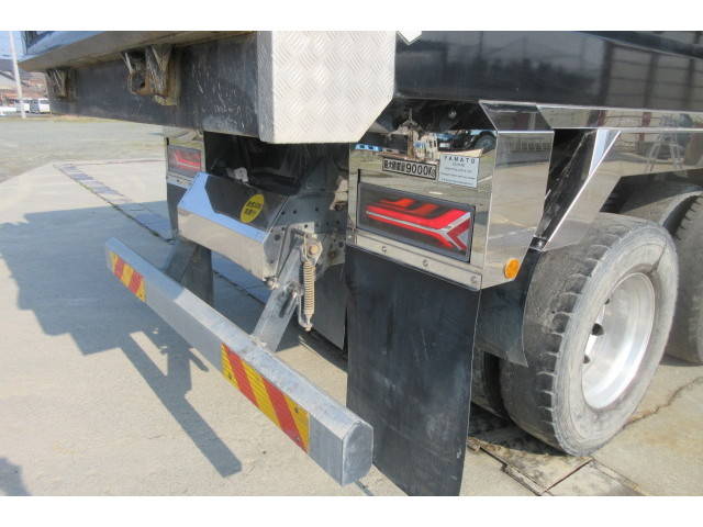 UDトラックスクオンダンプ大型（10t）[写真05]