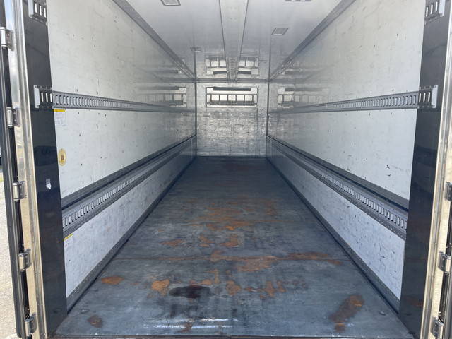 UDトラックスクオン冷蔵冷凍ウイング大型（10t）[写真14]