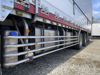 UDトラックスクオン冷蔵冷凍ウイング大型（10t）[写真21]