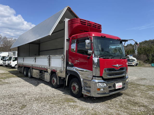 UDトラックスクオン冷蔵冷凍ウイング大型（10t）[写真03]