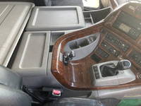 UDトラックスクオン冷蔵冷凍ウイング大型（10t）[写真34]