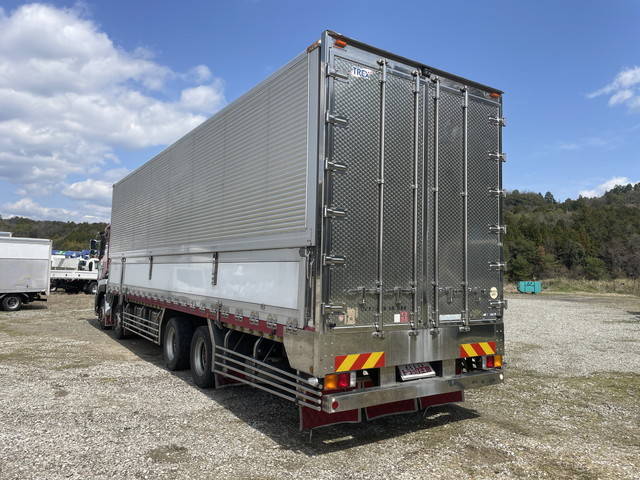 UDトラックスクオン冷蔵冷凍ウイング大型（10t）[写真04]