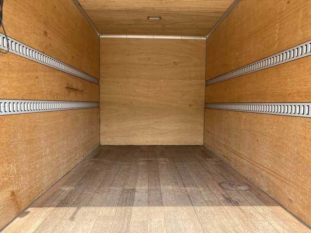 三菱ふそうキャンターアルミバン小型（2t・3t）[写真11]