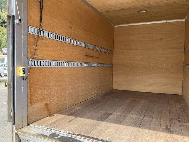 三菱ふそうキャンターアルミバン小型（2t・3t）[写真12]