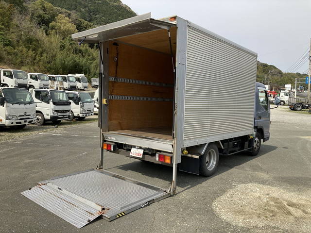 三菱ふそうキャンターアルミバン小型（2t・3t）[写真16]