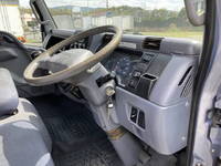 三菱ふそうキャンターアルミバン小型（2t・3t）[写真35]