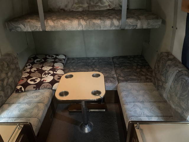 トヨタコースターキャンピングカー中型（4t）[写真06]